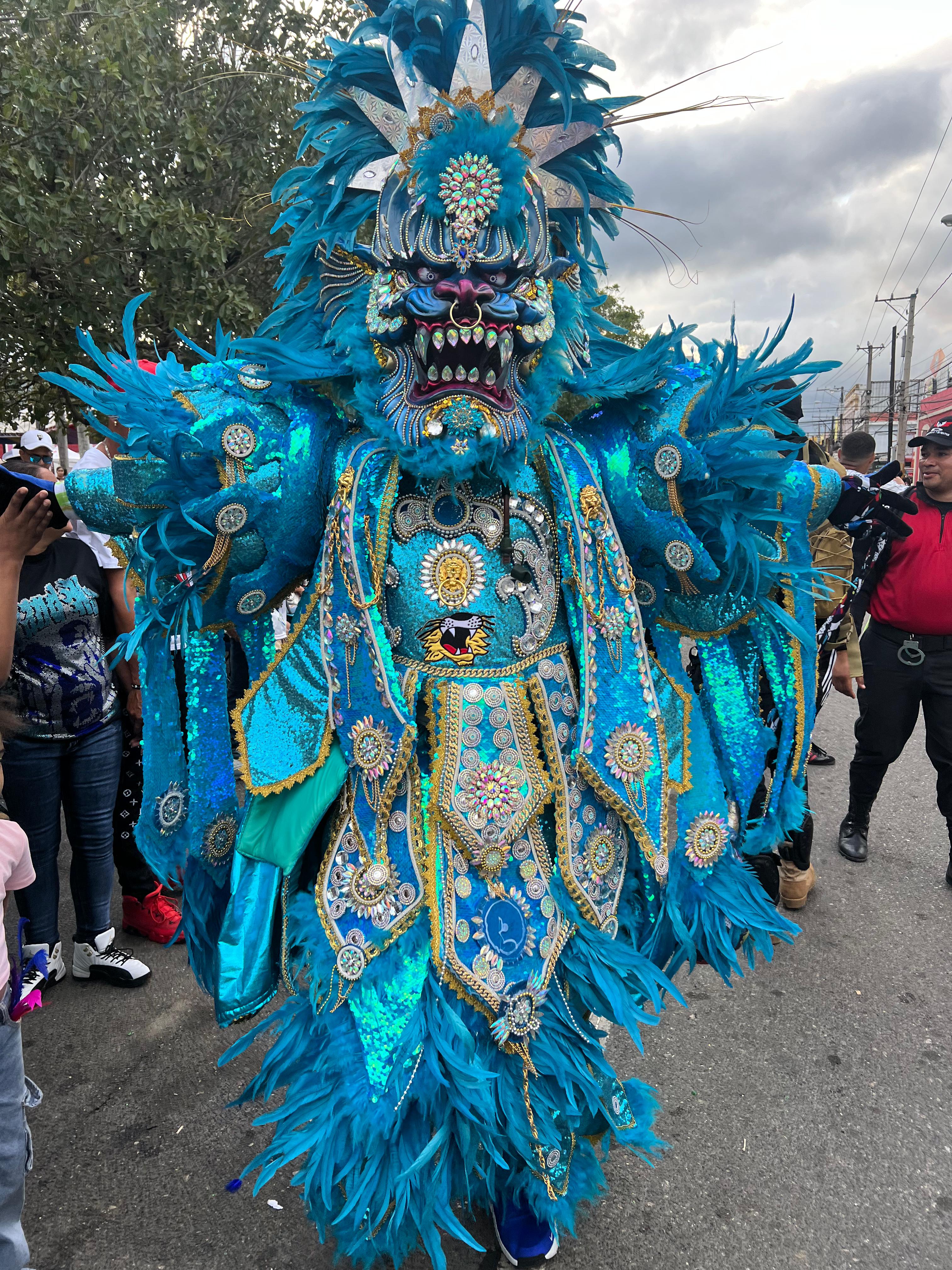 Diablo Cojuelo Las Fieras — traje azul